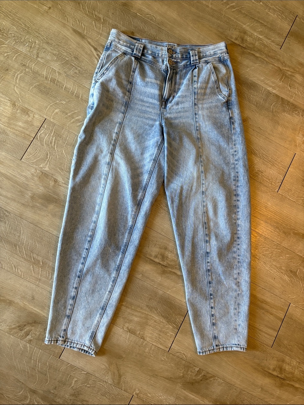 American Eagle Outfitters Barrel Jeans Size 8 Long 30” Waist
